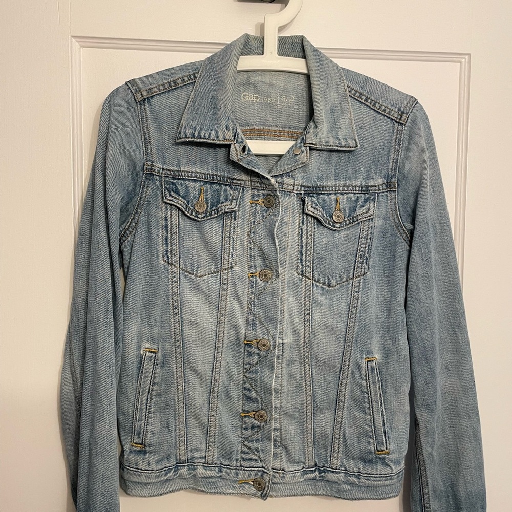 GAP Women's Classic Blue Jean Jacket